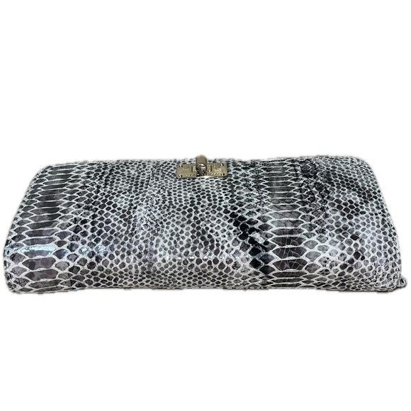 Elliott Lucca Leather Snakeskin Design Textured Turn-Lock Clutch - Picture 6 of 16